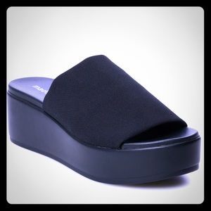 Steve Madden new Classic “Slinky”